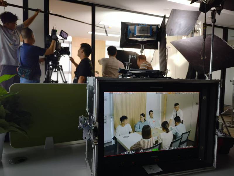 汾阳市TVC拍摄公司：科技产品视觉化大师，诠释未来感与功能美学